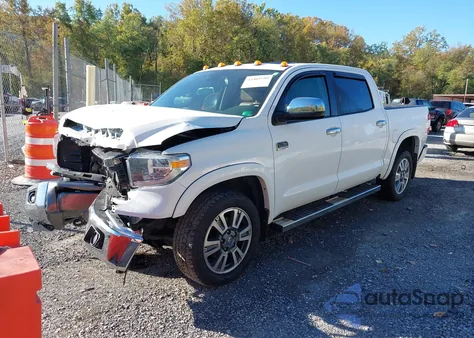 2019 Toyota Tundra 1794 5.7L V8 из США, поврежденный, VIN 5TFAY5F10KX794700